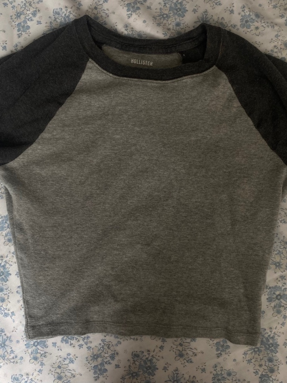Hollister raglan baby tee